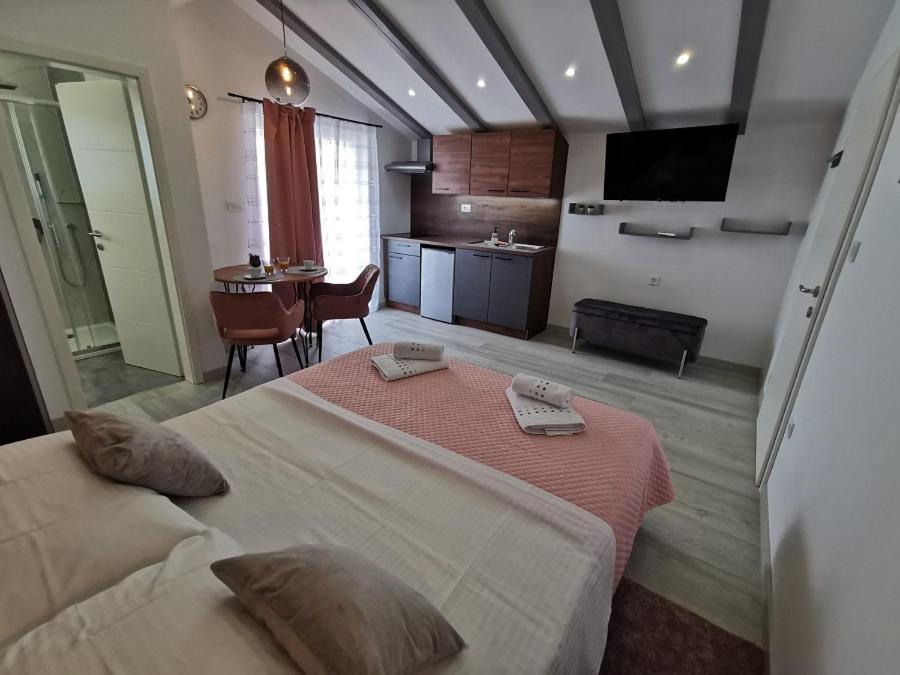Apartamento New Nikolina 4 Star Mali Lošinj Exterior foto